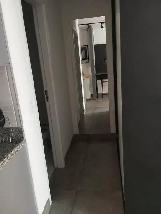 Studio Master No Centro De Sao Paulo, Com Garagem Gratis, Ao Lado Do Metro E 25 De Marco 0*,