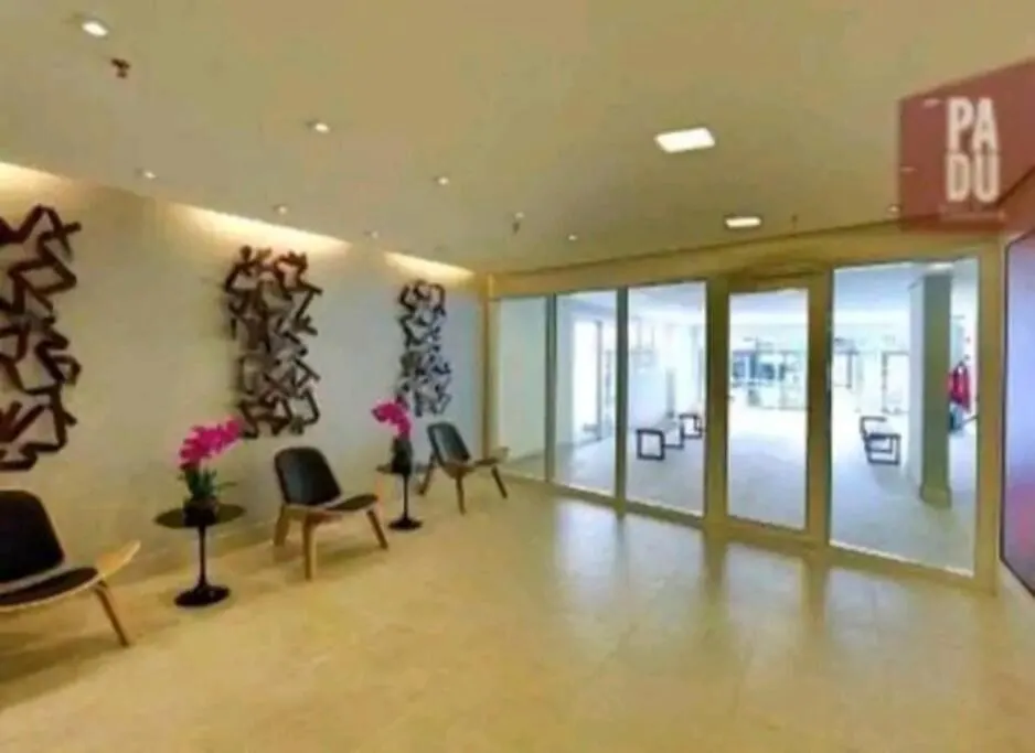 Studio Master No Centro De Sao Paulo, Com Garagem Gratis, Ao Lado Do Metro E 25 De Marco 0*,